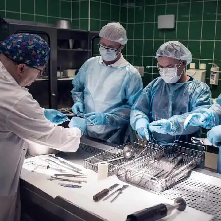 Ile naprawdę zarabia laborant sekcyjny w Polsce? Sprawdzamy fakty!