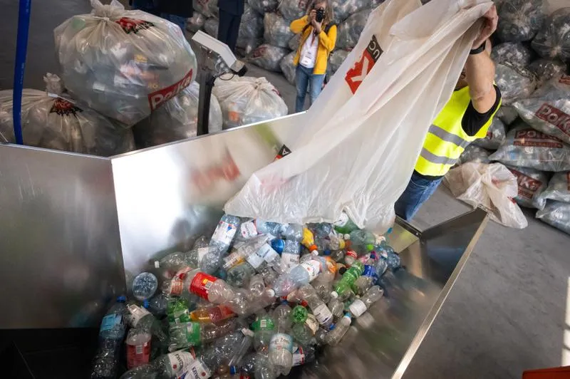 Ile pieniędzy mogą zarobić więźniowie w Polsce? Przegląd warunków pracy i wynagrodzeń