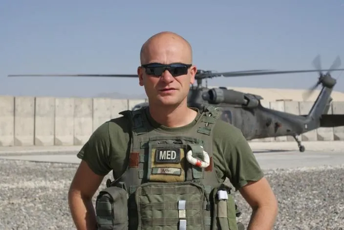 Ile zarabia ratownik medyczny w wojsku? Poznaj fakty i statystyki