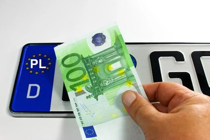 Praktyczny przewodnik: Jak obliczyć podatek od samochodu w Niemczech?