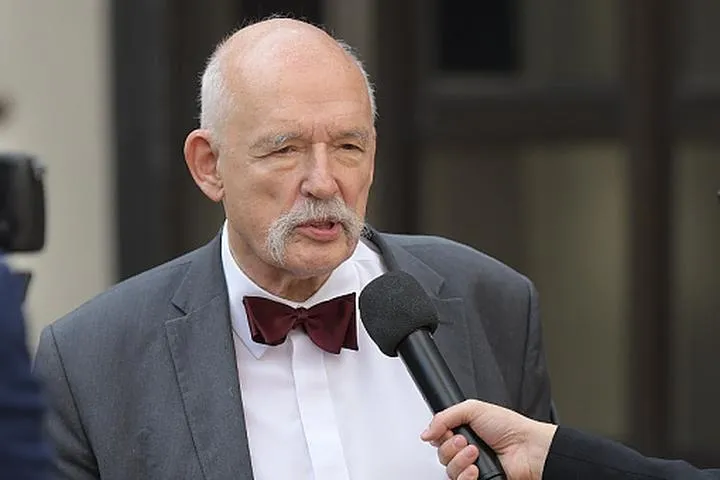Tajemnice finansowe Janusza Korwin-Mikke: Skąd bierze swoje pieniądze?
