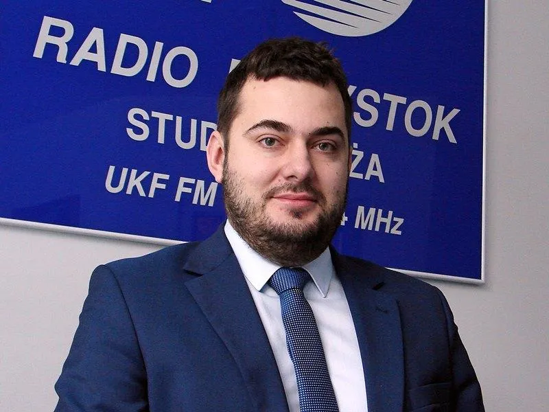 Zarabki prezydenta Łomży – ile naprawdę wynosi jego pensja?