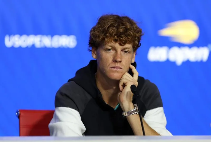 Zarobki Sinnera – ile właściwie trafia na jego konto?